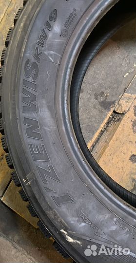 Kumho I'Zen Wis KW19 215/65 R16