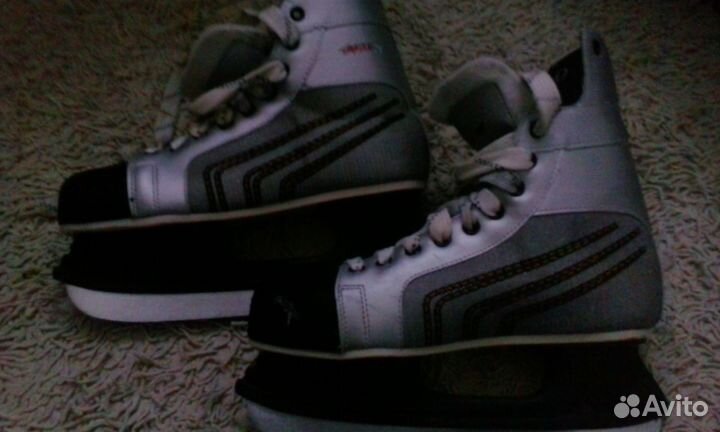Коньки хоккейные 42 размер