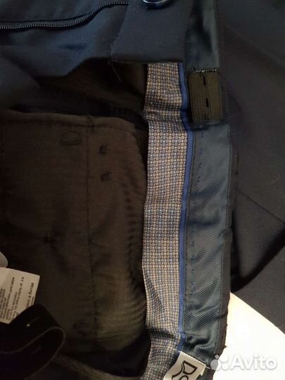 Брюки и жилет + рубашка в подарок состояние новых