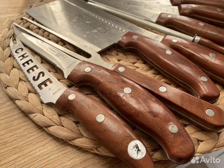 Набор кухонных ножей и аксессуаров