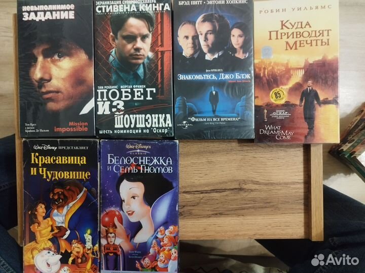 Видеокассеты с фильмами советскими и иностранными