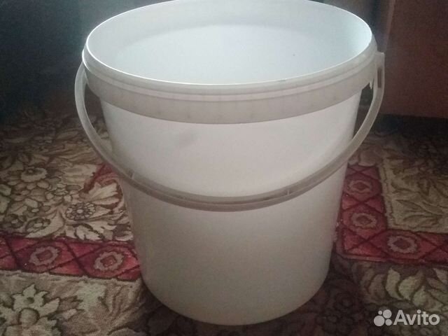 Ведро пластиковое с крышкой 20 литров