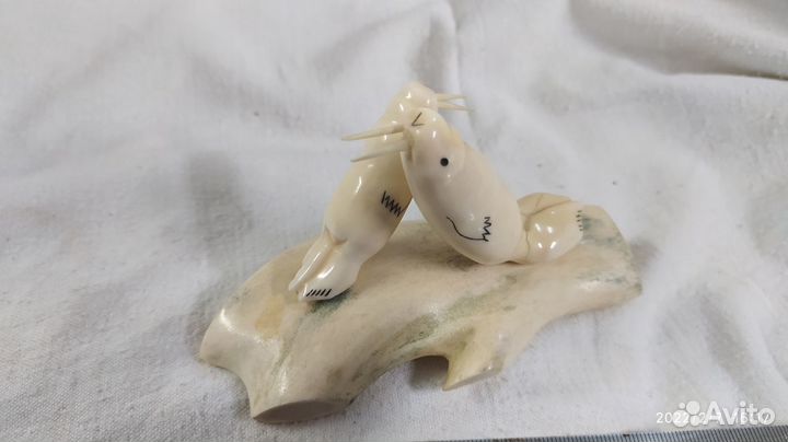 Статуэтка из кости