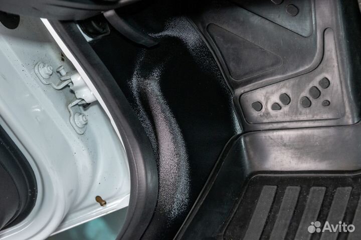 Накладки на ковролин порогов LADA Largus с 2021