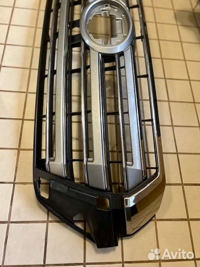 Решетка радиатора toyota land cruiser 200 2015+