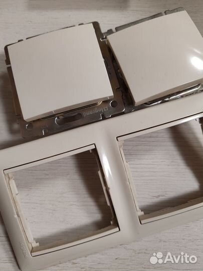 Выключатели Legrand