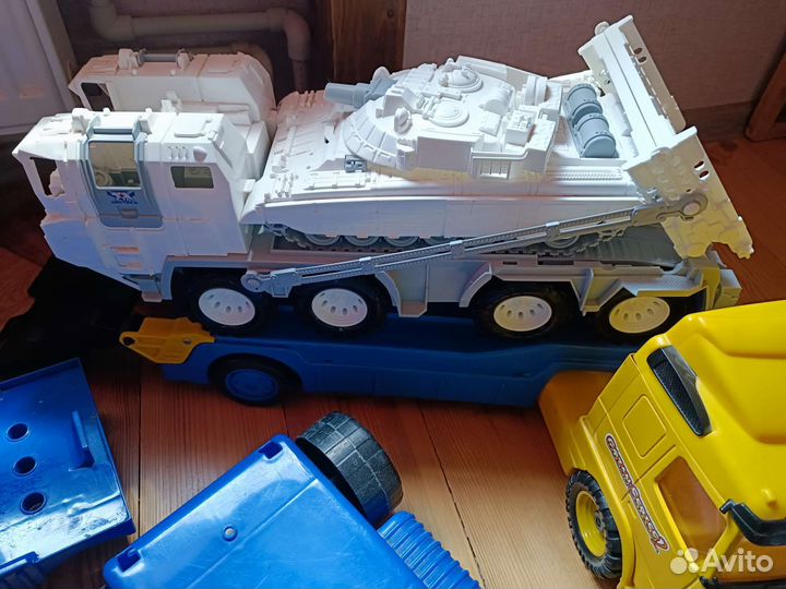 Игрушки пакетом машина большая