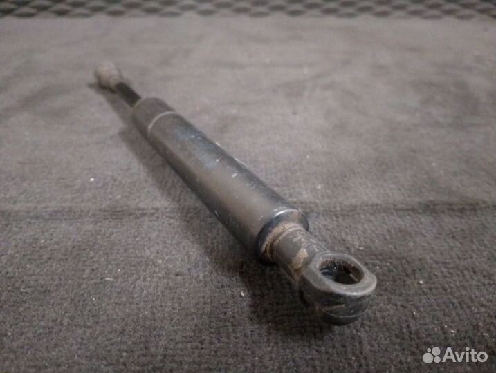 Амортизатор крышки багажника Bmw Z3 1995-2003Г