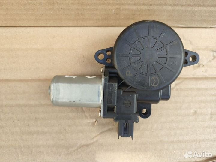 Моторчик стеклоподъёмника задний правый Mazda 6 GH