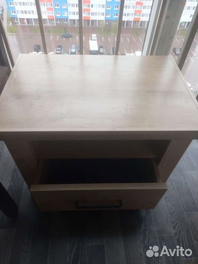 Тумбочка