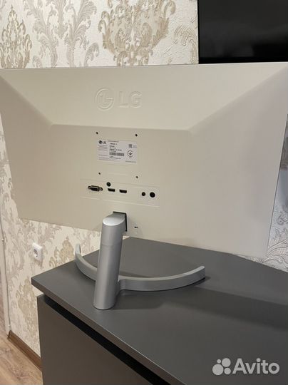 Монитор LG 24 дюйма