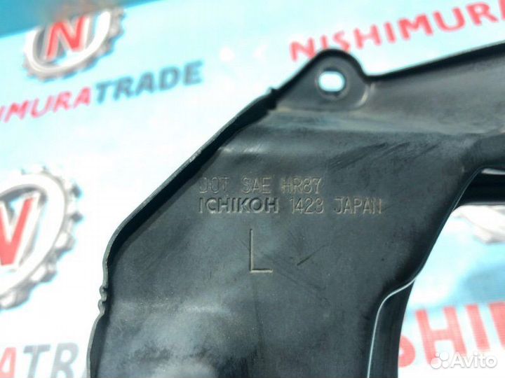 Крепление фары левое Isuzu Bighorn UBS25DW 6VD1