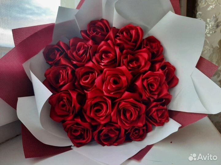 Цветы из атласных лент