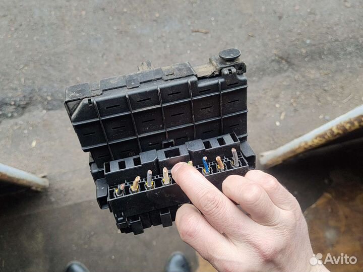 Блок предохранителей BCM В3 для Пежо 206 307 406