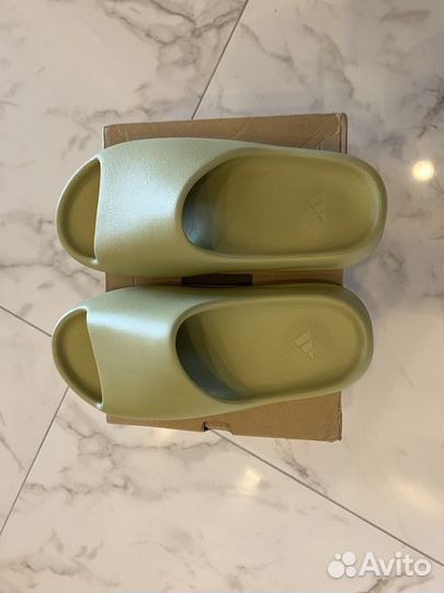 Тапочки/ шлепки Adidas Yeezy Slide Resin