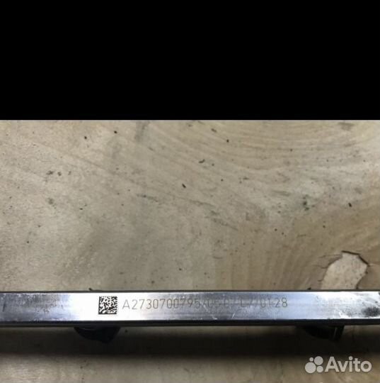 Топливная рампа Мерседес W221 OM-273. S-550