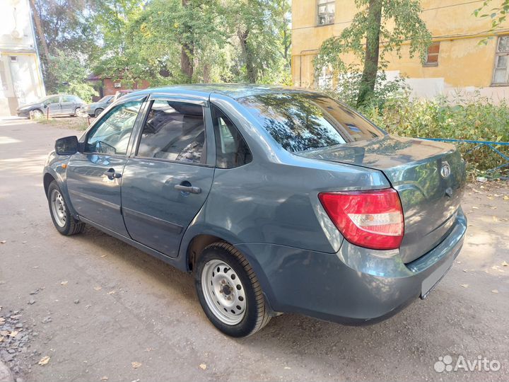 LADA Granta 1.6 МТ, 2015, 100 000 км