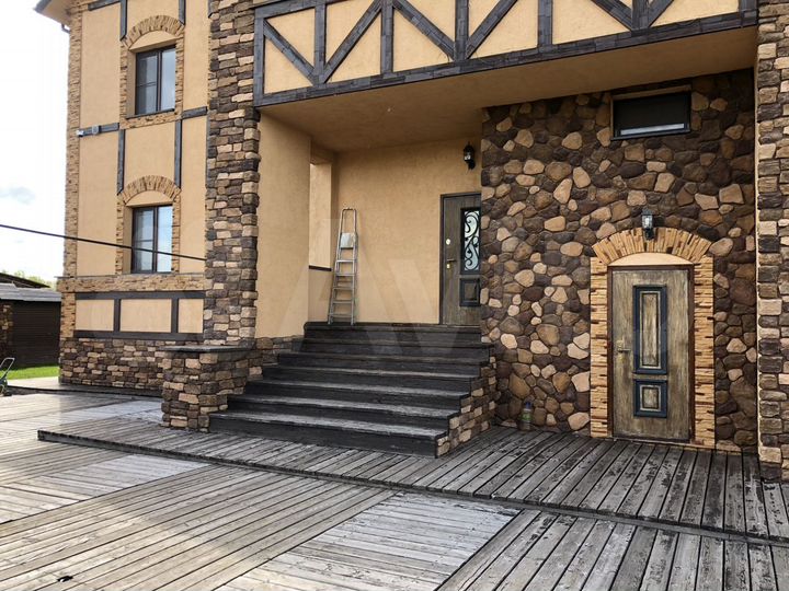 Коттедж 495 м² на участке 48 сот.