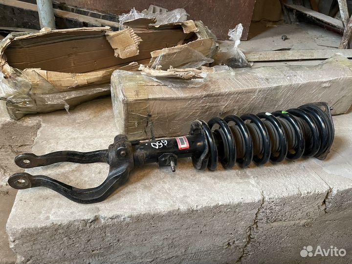 Комплект амортизаторов в сборе Infiniti M35X 4Wd