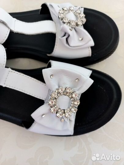Сандалии белые новые 37 размер