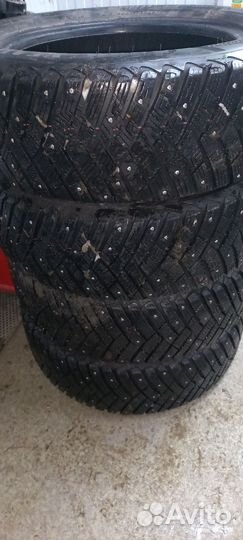 Goodyear UltraGrip Ice 215/60 R17 100T