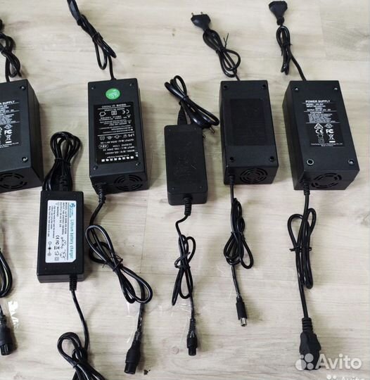 Зарядные устройства электросамоката/велосипеда