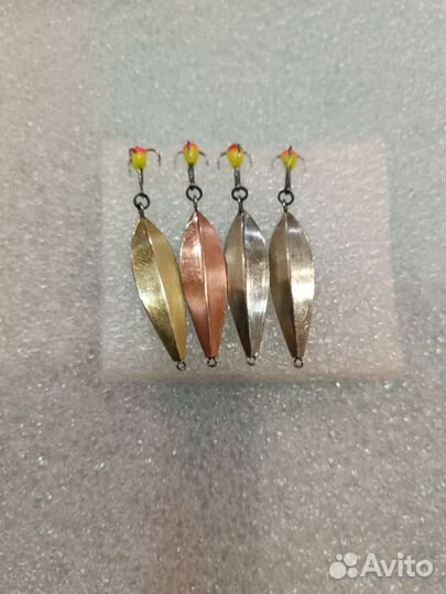 Зимняя блесна листик двухкорончатый