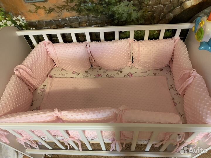 Комплект в кроватку одеяло и бортики