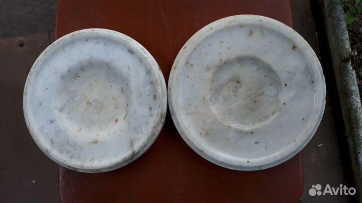 Мраморные тарелки для кассиров 1950-х годов