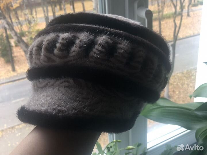 Женские шапки и кепки