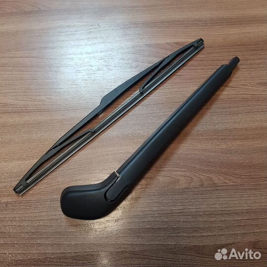 Поводок со щеткой Ford Focus 2 хэтчбэк