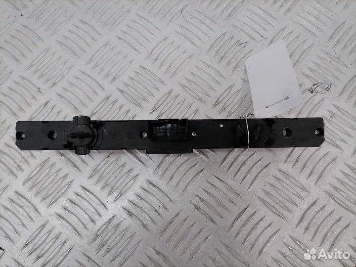 Блок кнопок для Opel Astra H 13129281