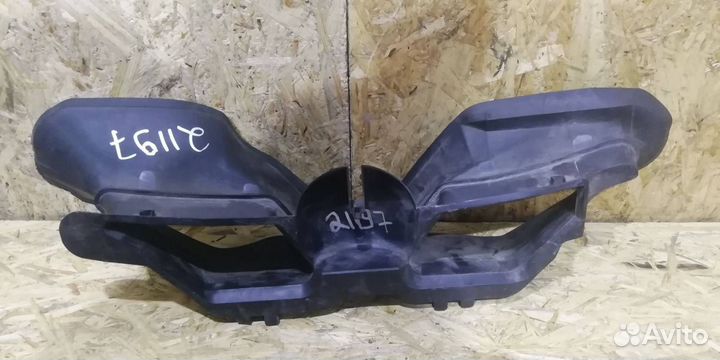 Воздухозаборник Renault Captur 2014 214B32587R