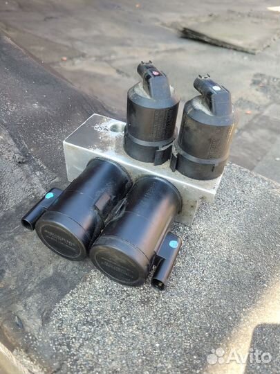 Блок управления подвеской Mercedes W220 W215