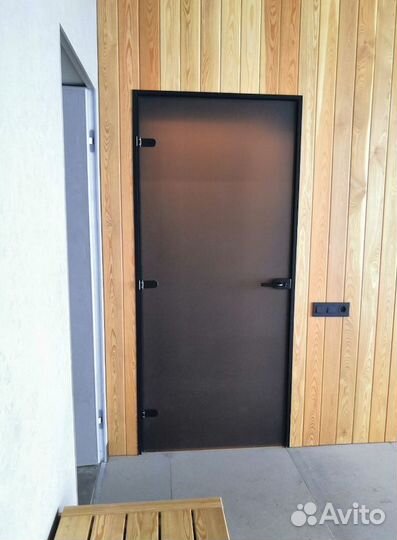 Двери стеклянные