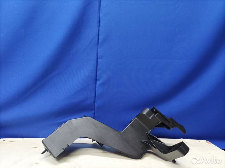 Кронштейн фары правой Jeep Grand Cherokee вк2 2010