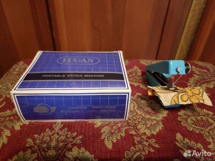 Ручная швейная машинка Лугань