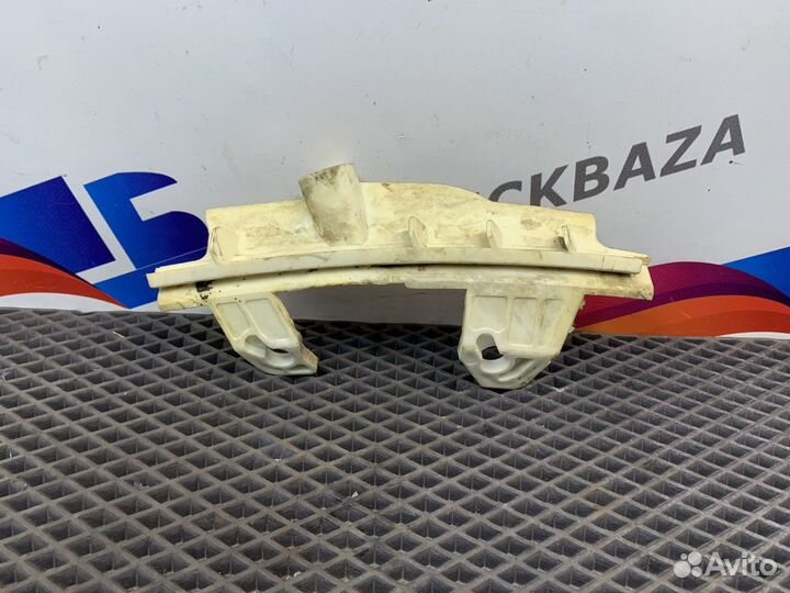 1957278 Кронштейн брызговика