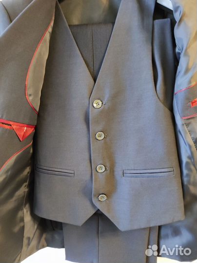 Костюм тройка для мальчика 128 134