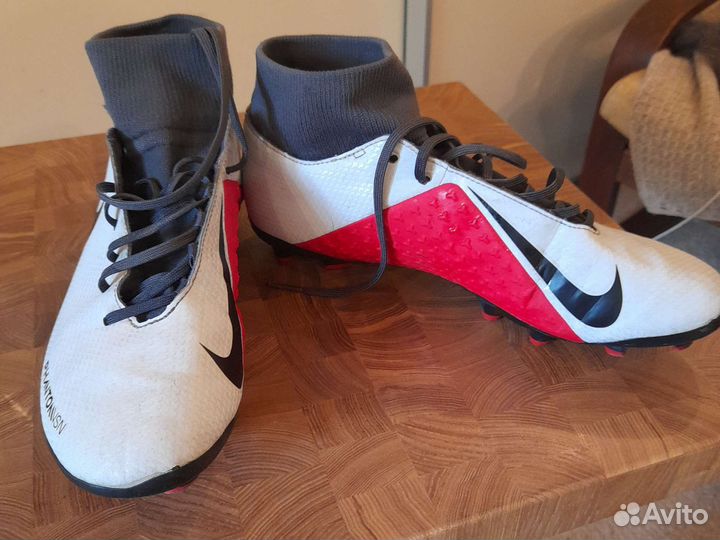 Футбольные бутсы nike
