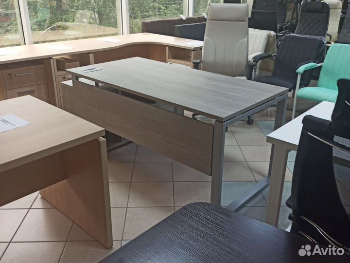 Стол руководителя