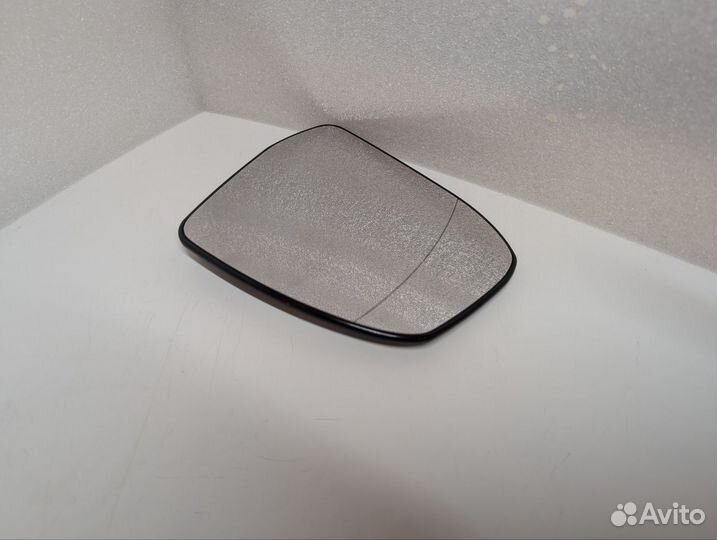 Левый зеркальный элемент зеркала Ford Focus 3