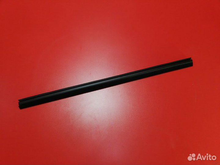 Молдинг стекла двери внешний задний правый Ford