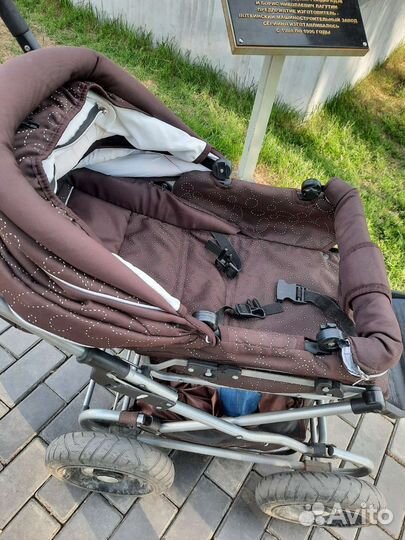 Прогулочная коляска 2 в 1