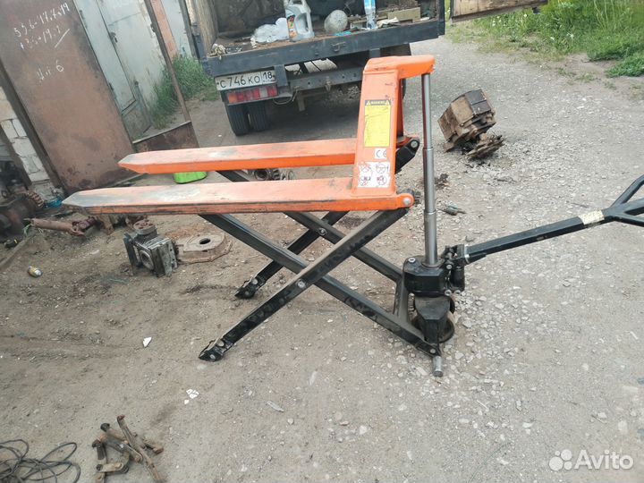 Генератор бензиновый 2.5 квт