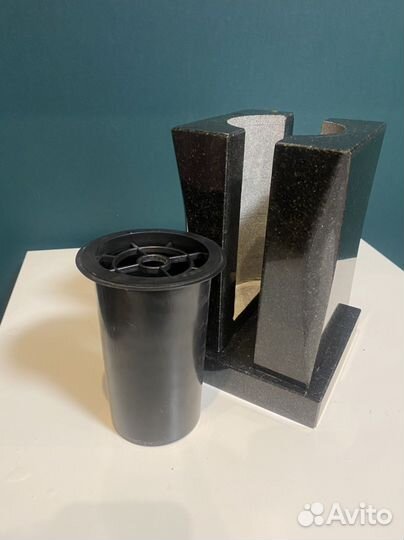 Вазы из гранита