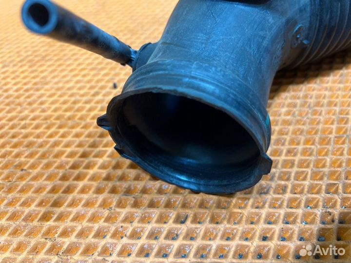 Патрубок Audi A6 C6 4F AUK 2007