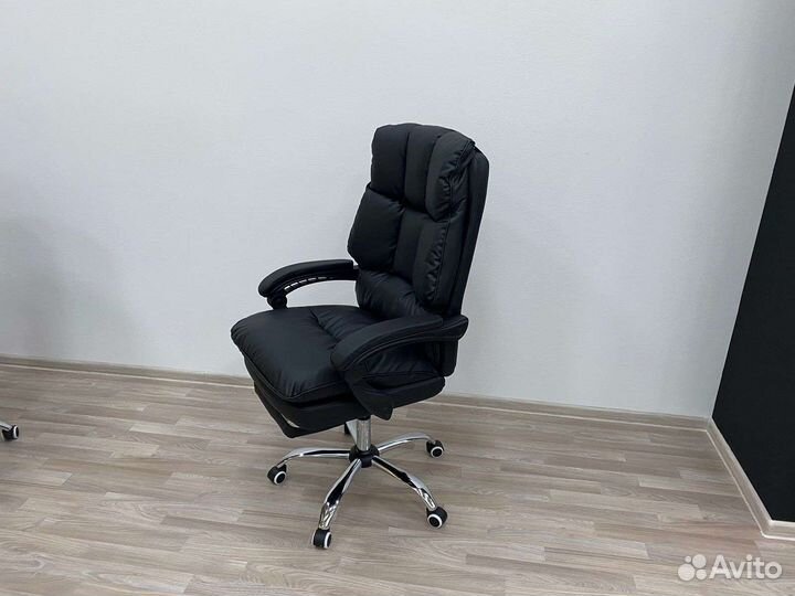 Офисное кресло руководителя