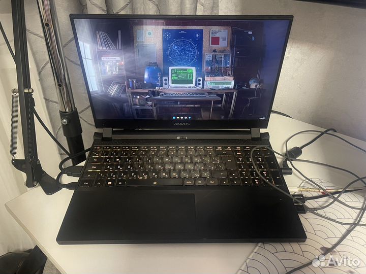 Ноутбук gigabyte aorus 5 KE4 Б/У