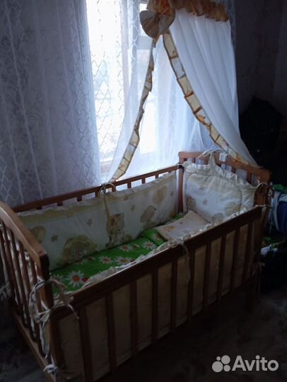 Детская кроватка